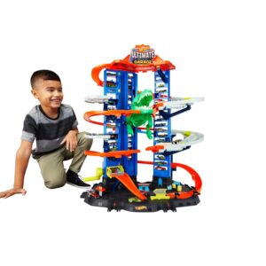 Hot Wheels Ultimate Garage City Vs Robo Beasts with Multi-Level Racetrack, 91 cm Mobile T-Rex Dinosaur, Includes 2 Cars, Toy for 5 Years and Up Child, GJL14