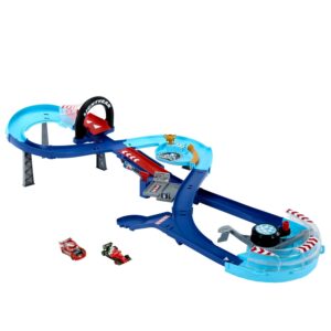 Mattel Disney Pixar RCMP World Cup Racing Car Jump Track Set with 2 Cars, Lightning McQueen and Francesco Bernoulli, and Manual Launcher, from 4 Years, HXJ32